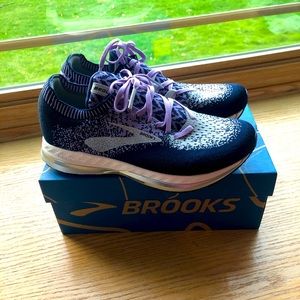 Brooks women’s shoes